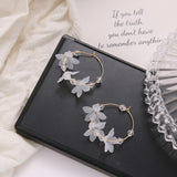 Fashion Trend White Acrylic Flower Drop Earrings Female Acrylic Alloy Tassel Chain Pendant Earrings Korean Wedding Earrings